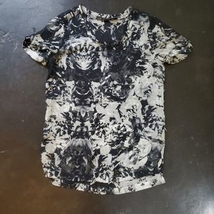 All Saints floral blouse, black & white :: Sheer short-sleeve tee :: size 2